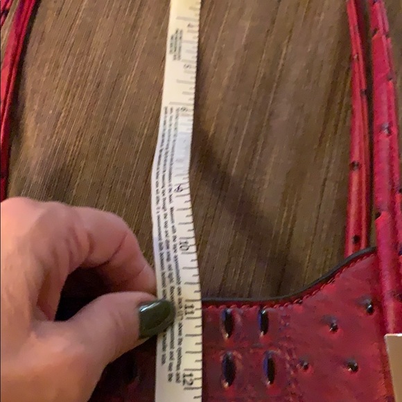 Beautiful vegan ostrich red tote w/zipper excellent condition inside and out - Picture 9 of 13